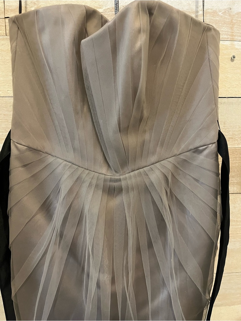 Vera Wang Strapless Gray Tulle Dress with Black Sash - Picture 4 of 5